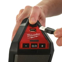 Milwaukee M12JSSP-0 bluetooth hangszoró 01